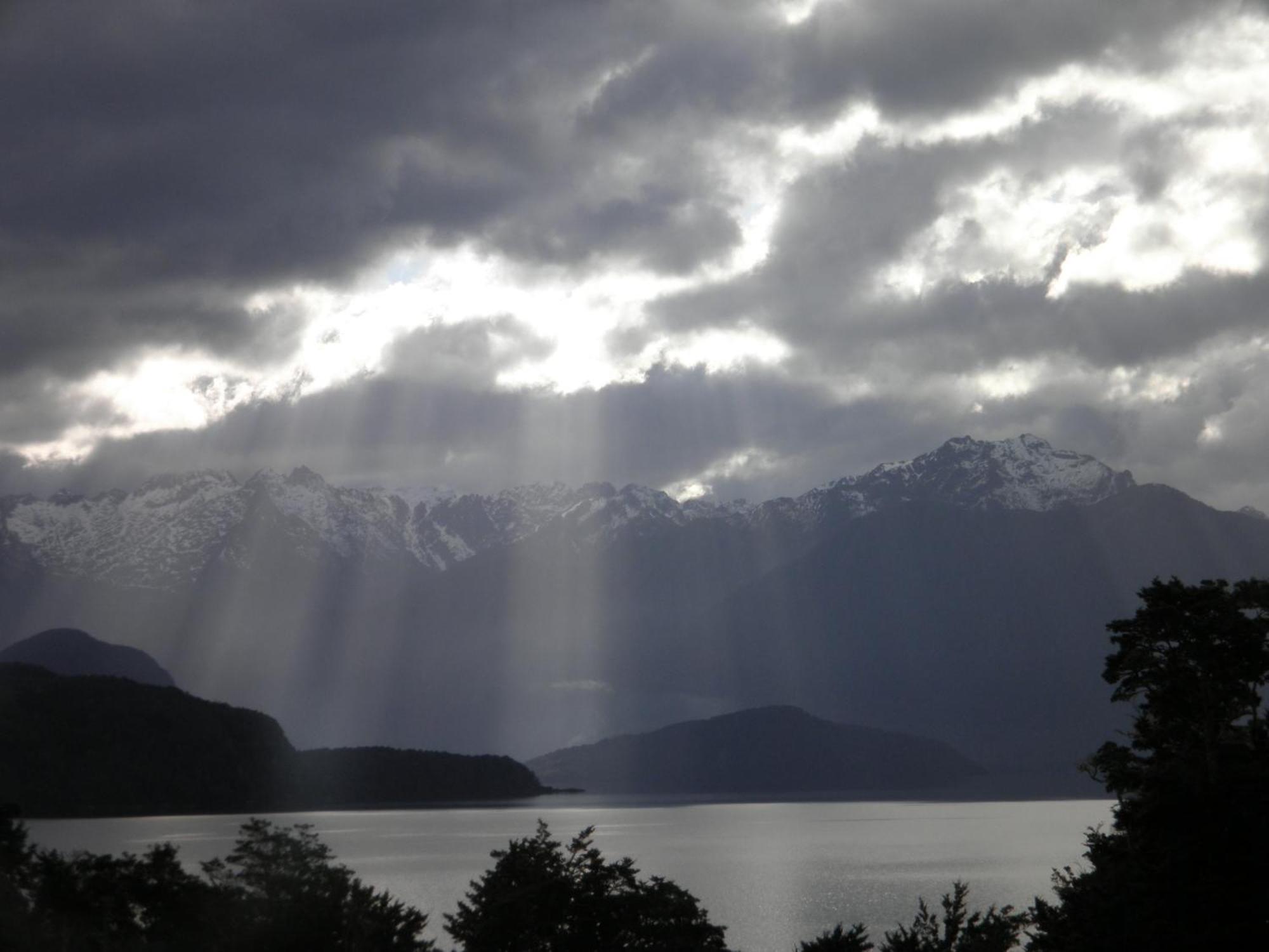 Murrells Grand View House Manapouri Eksteriør bilde
