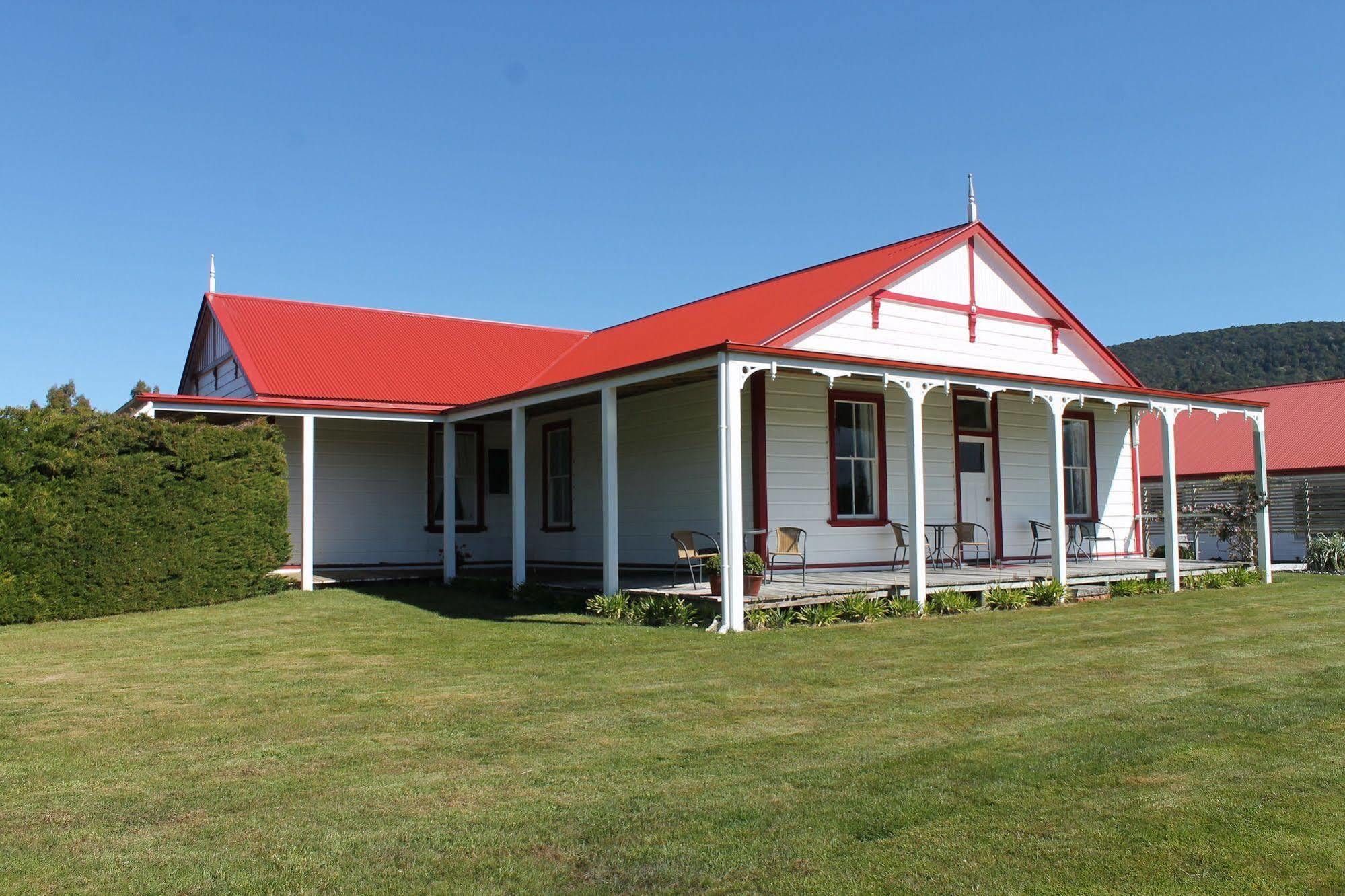 Murrells Grand View House Manapouri Eksteriør bilde