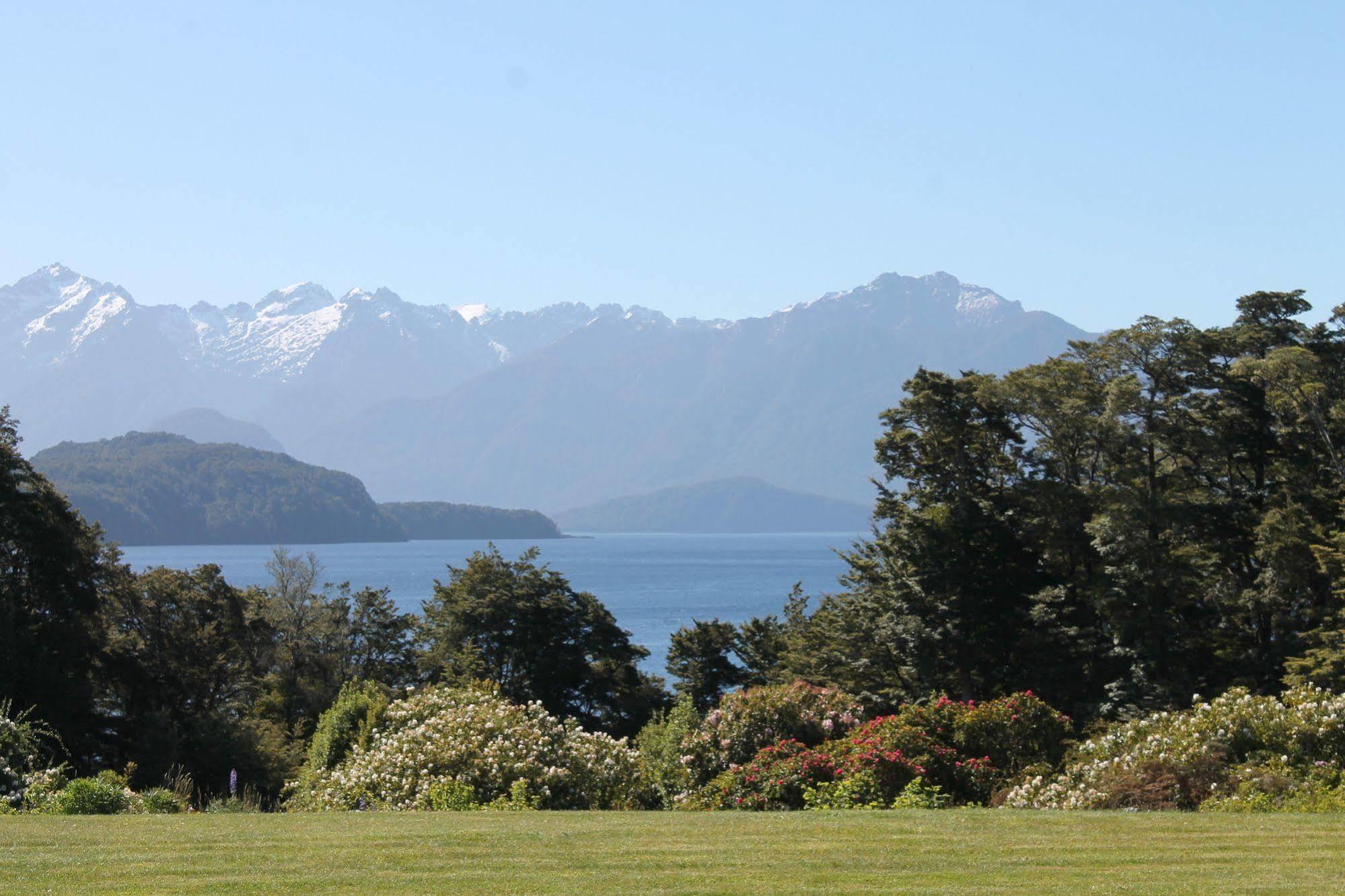 Murrells Grand View House Manapouri Eksteriør bilde